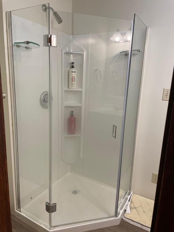 Jason House - Immaculate Suites In A Quiet Seaside Neighbourhood Near Uvic Victoria Luaran gambar